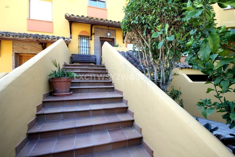 Thumbnail von Luxus-Villa in Nagüles R2793515