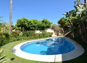 Thumbnail von Villa For Sale in La Duquesa, Málaga