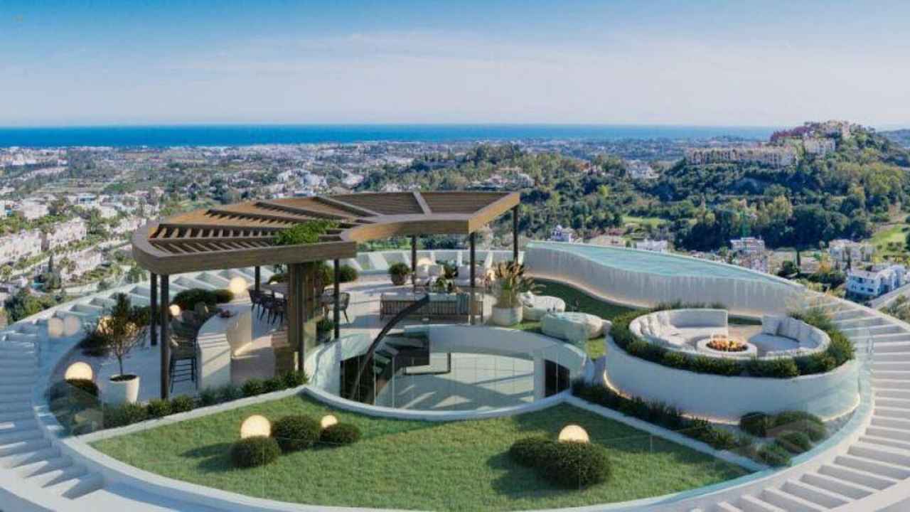 Apartment For Sale in La Quinta, Málaga