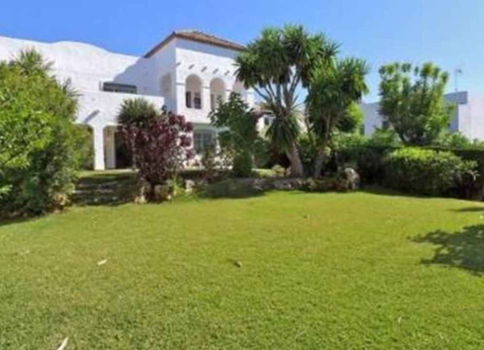 Villa For Sale in Cancelada, Málaga