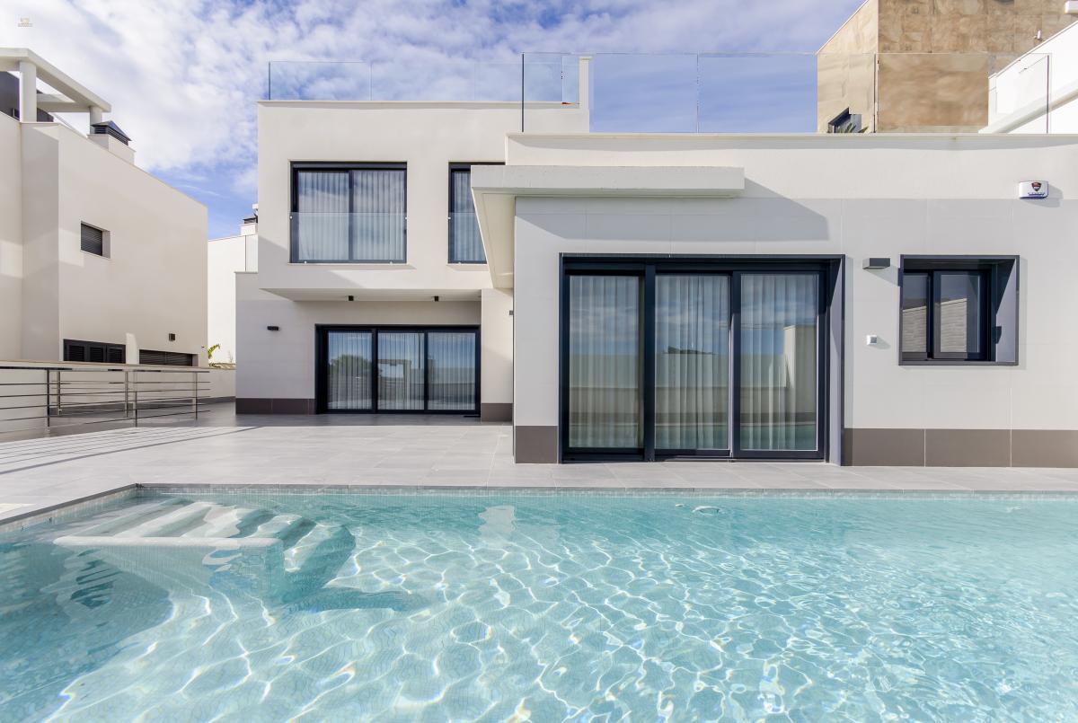 Villa For Sale in San Miguel de Salinas, Alicante