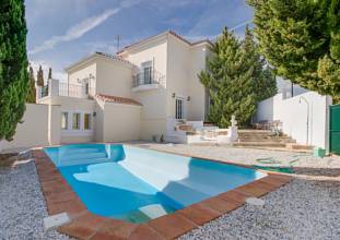 Thumbnail von Villa For Sale in Estepona, Málaga