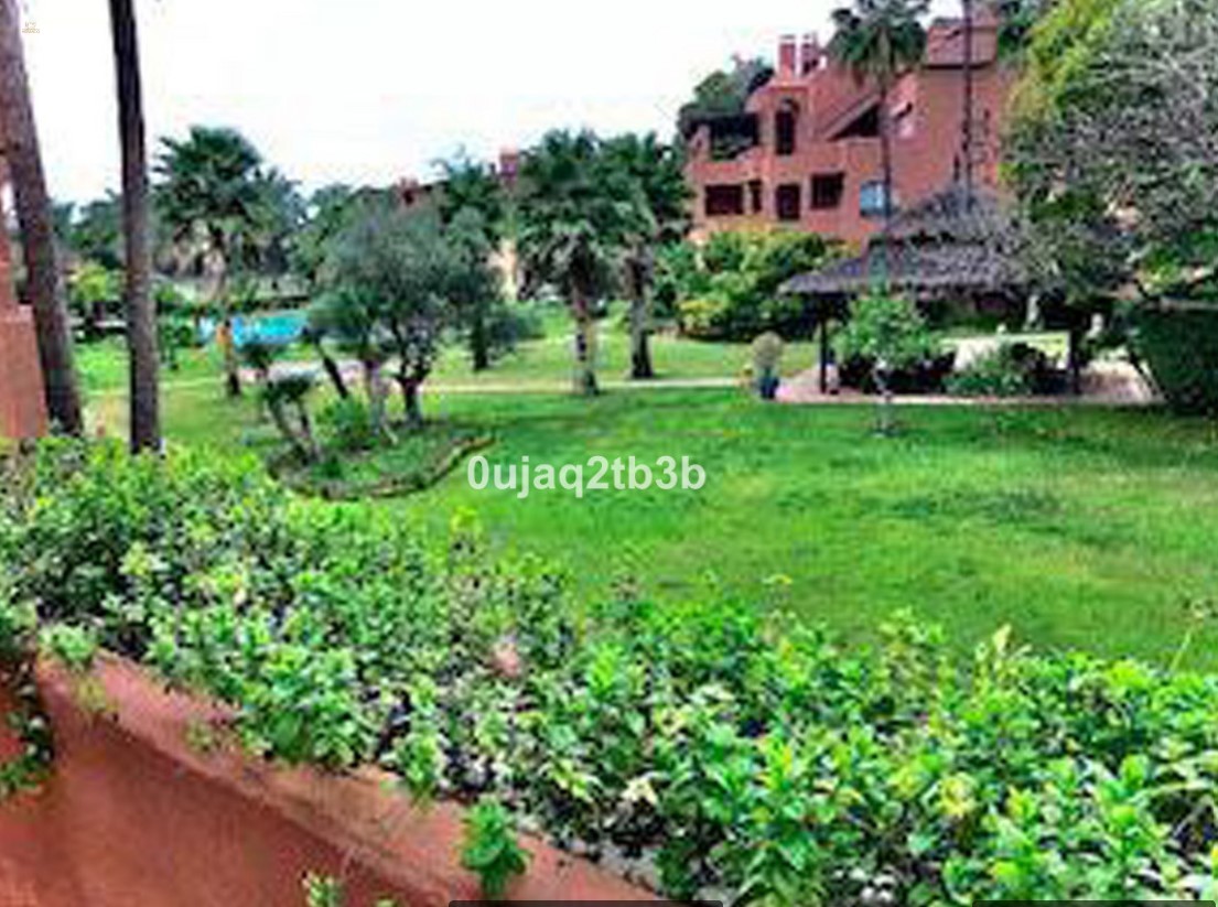 Apartment For Sale in New Golden Mile, Málaga