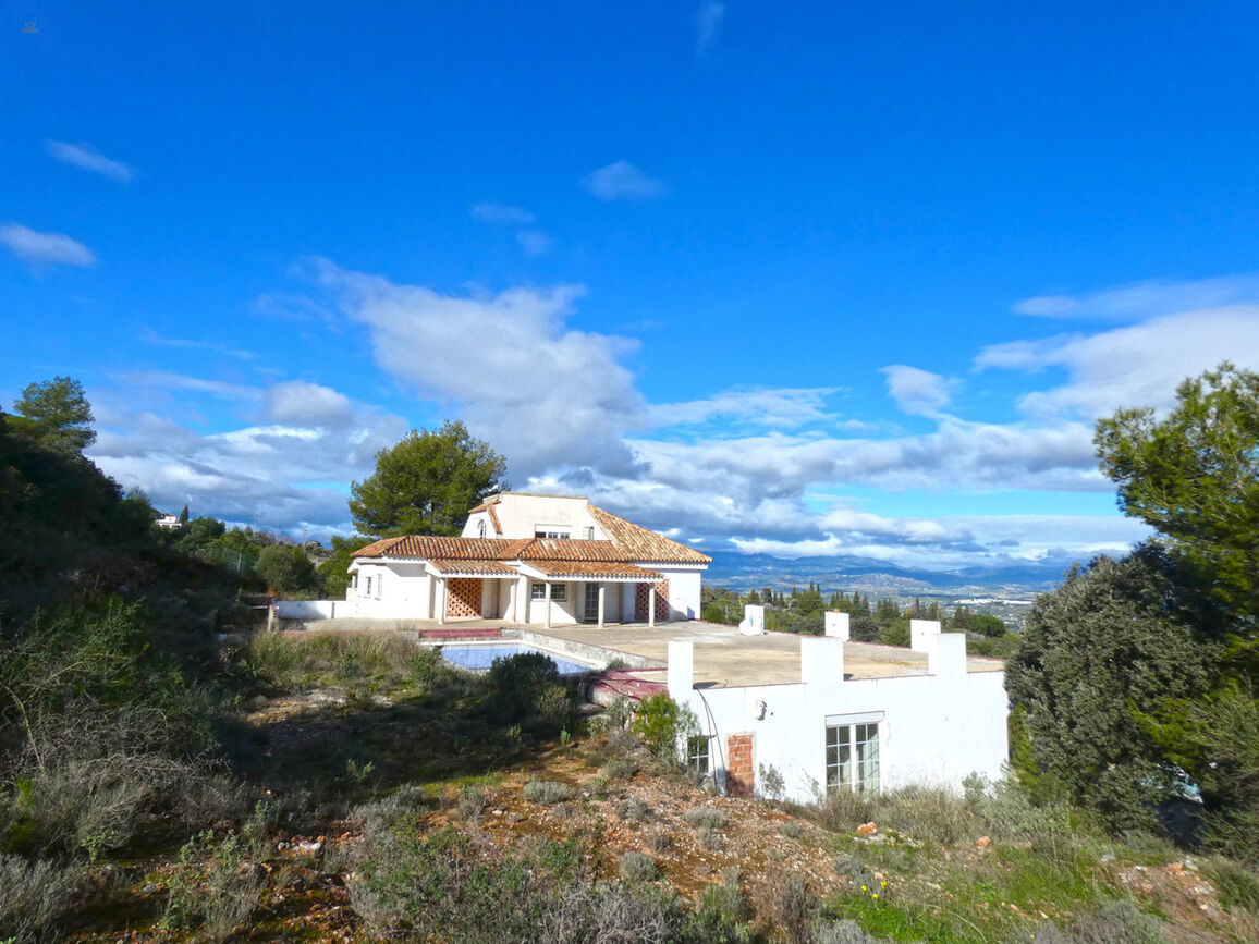 Villa For Sale in Alhaurin el Grande, Málaga
