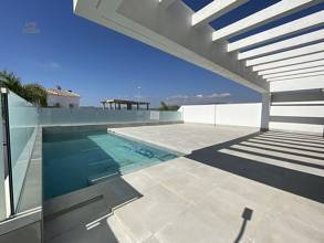 Thumbnail von Villa For Sale in Sierrezuela, Málaga