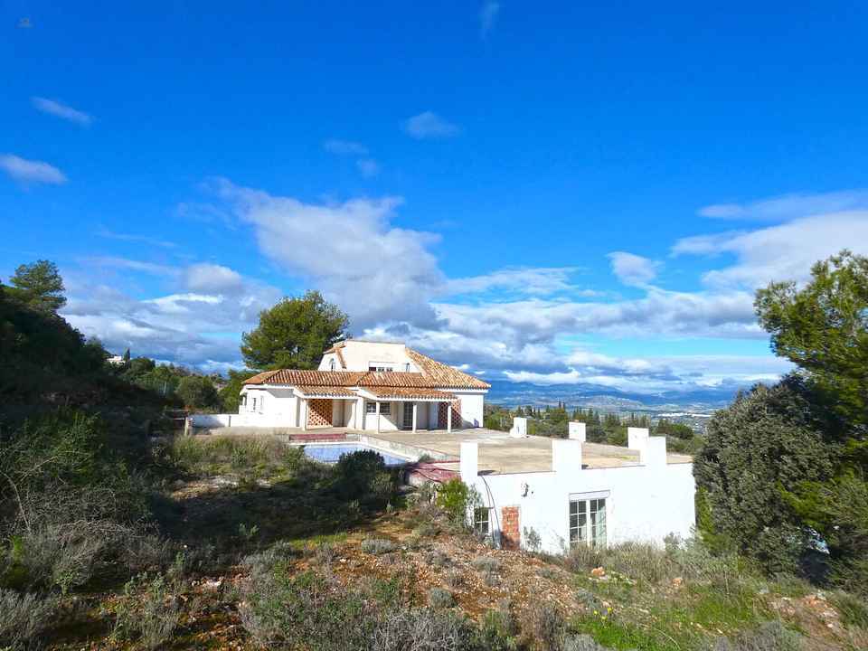 Villa For Sale in Alhaurin el Grande, Málaga