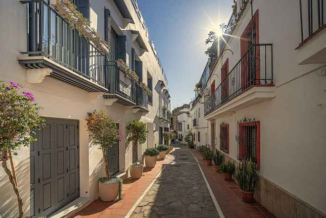 Villa For Sale in Marbella, Málaga