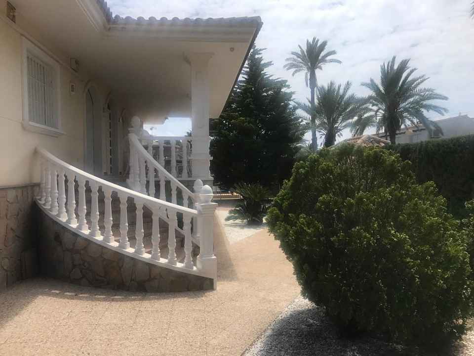 Villa For Sale in Cabo Roig, Alicante