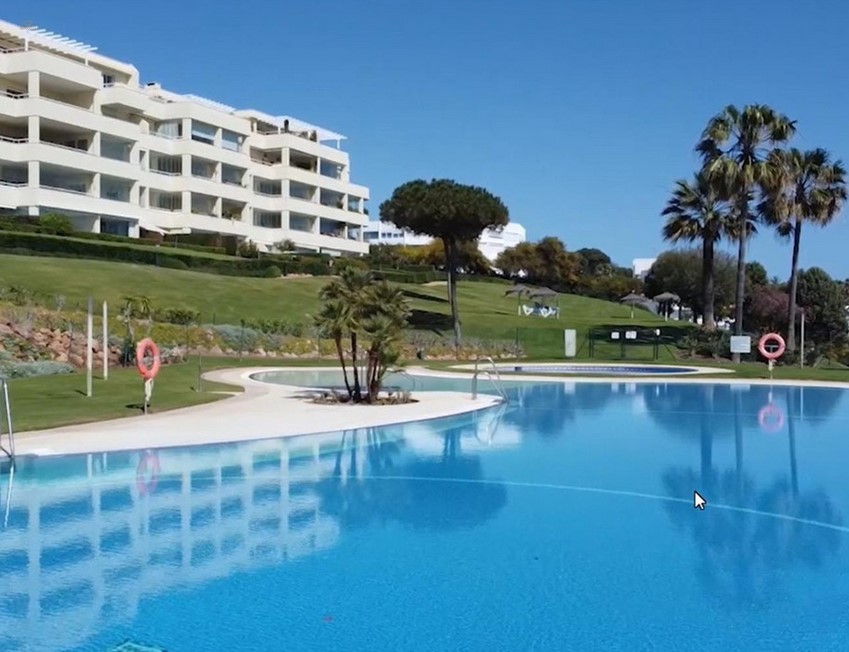 Apartment For Sale in Cabopino, Málaga