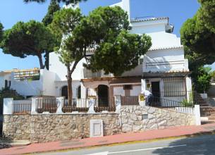 Thumbnail von Villa For Sale in Calahonda, Málaga