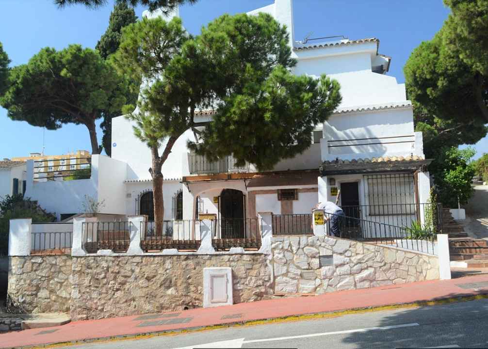 Villa For Sale in Calahonda, Málaga 