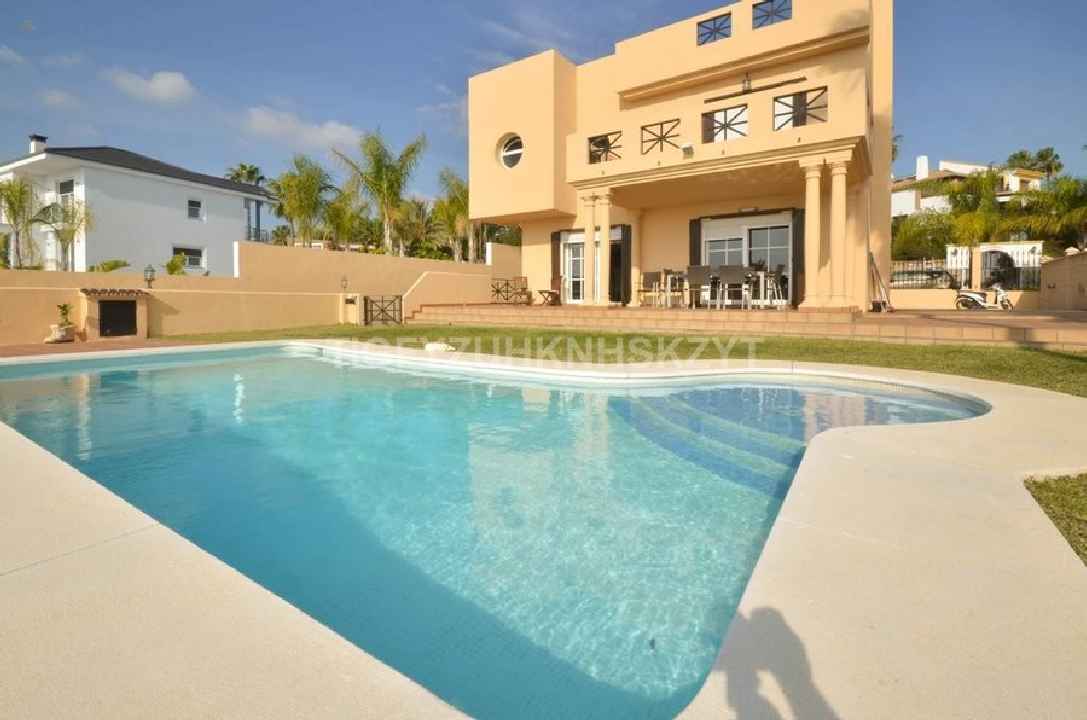 Luxus-Villa in Estepona R2865866