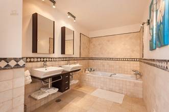 Thumbnail von Luxus-Villa in Istan R851823