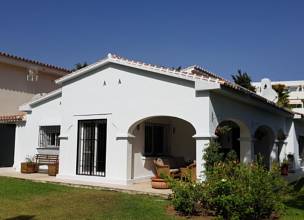Thumbnail von Villa For Sale in Elviria, Málaga