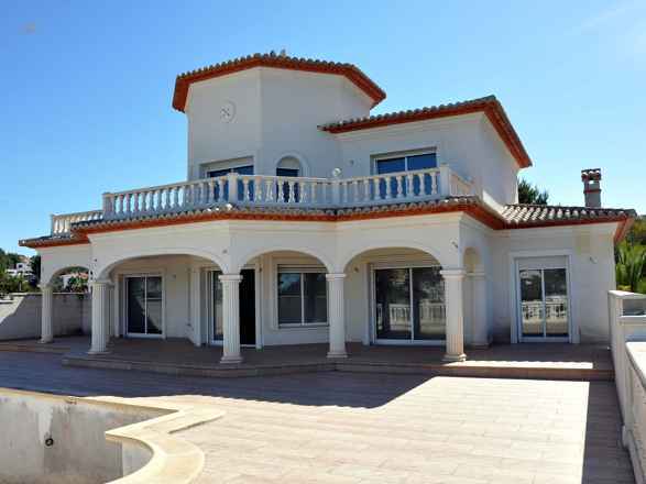Villa For Sale in Moraira, Alicante