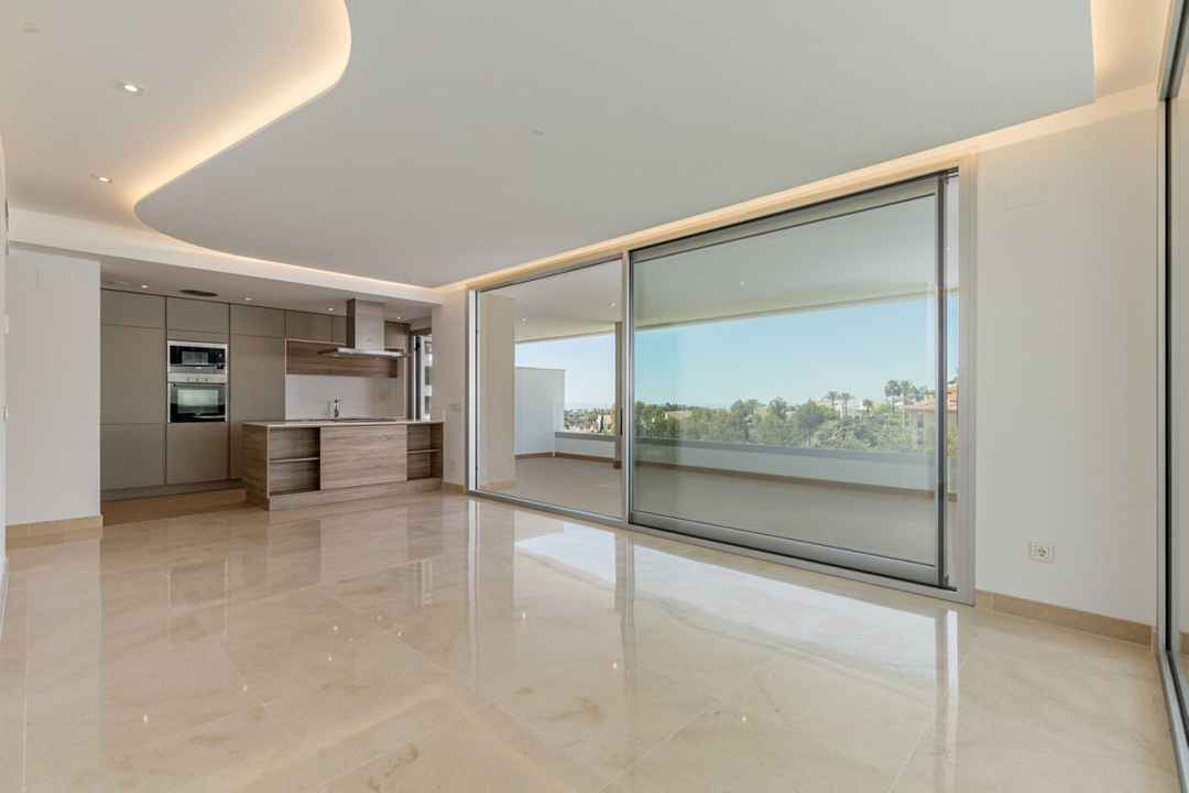 Apartment For Salle in Los Arqueros, Málaga