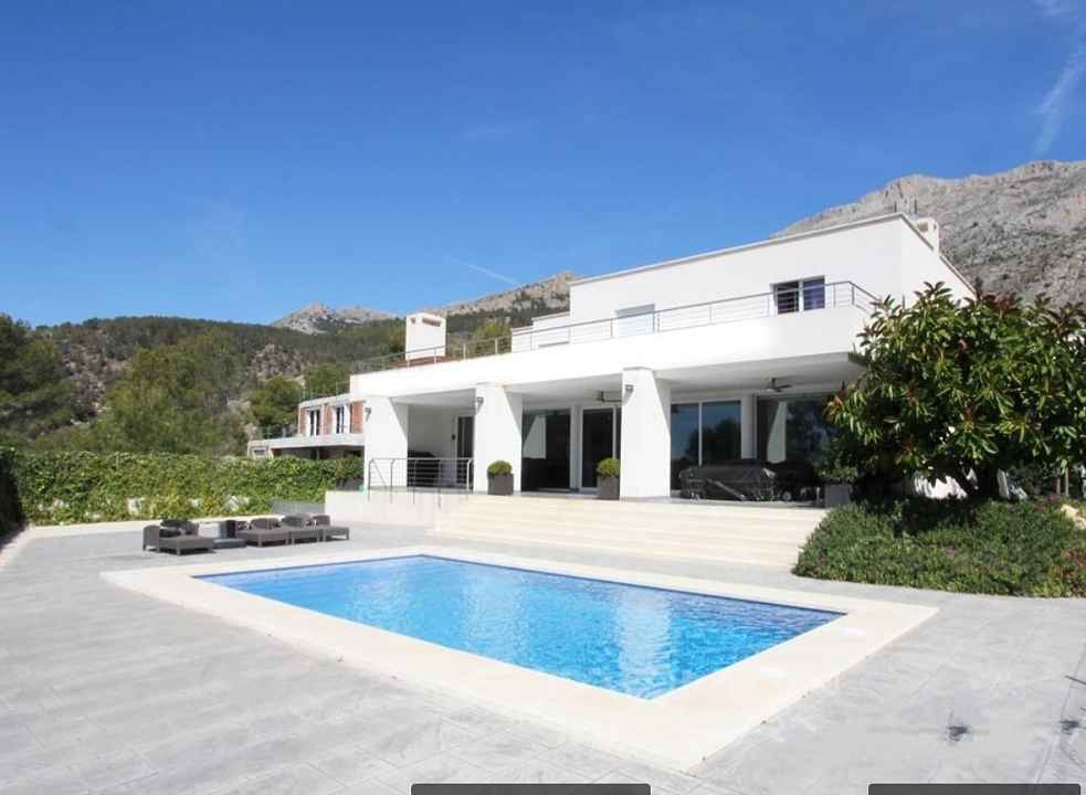Villa For Sale in Altea la Vieja, Alicante