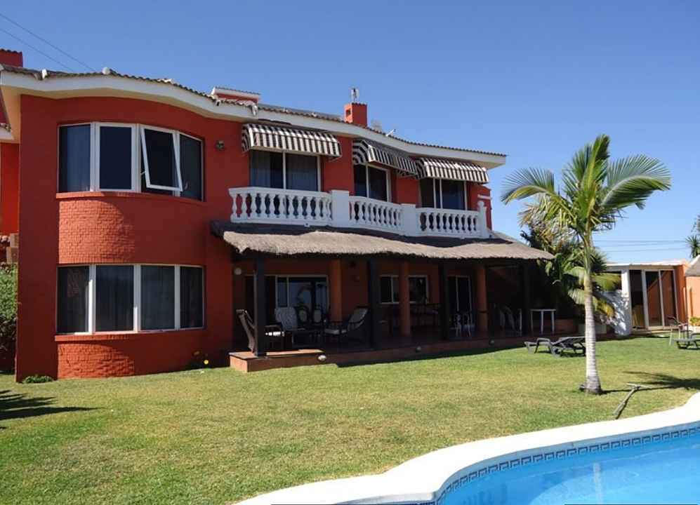 Villa For Sale in Fuengirola, Málaga