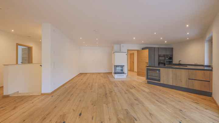 静かな場所にある新築のガーデンメゾネット