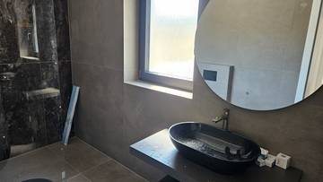 Thumbnail von Moderne Penthouses im obersten Stockwerk mit Dachterrasse und Pool direkt am Meer