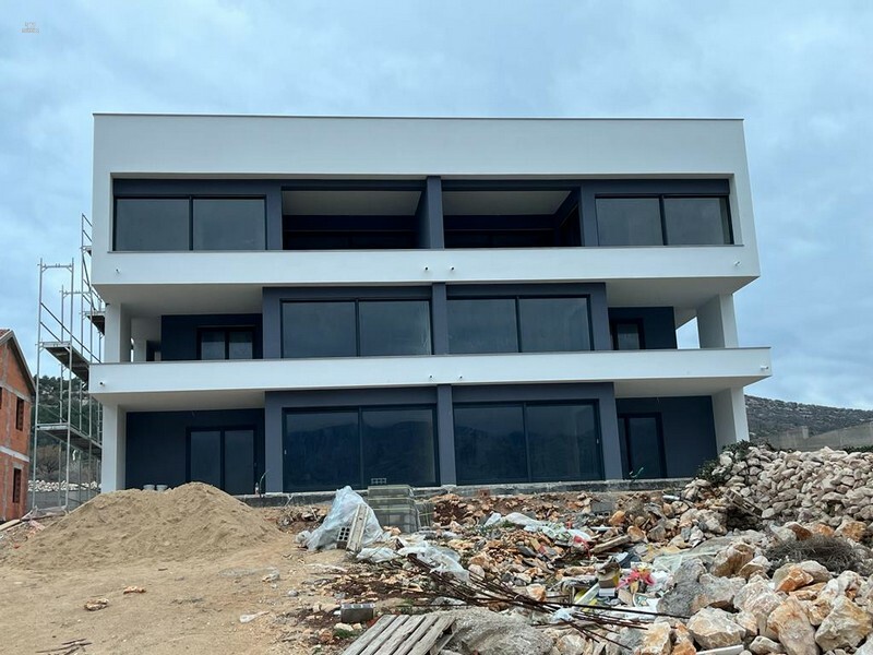 Thumbnail von Moderne Penthouses im obersten Stockwerk mit Dachterrasse und Pool direkt am Meer