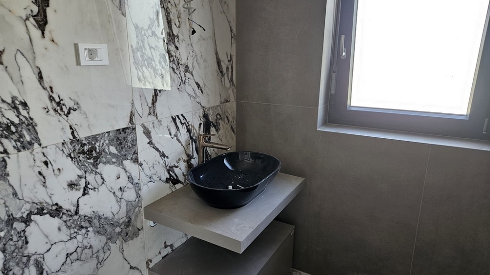 Thumbnail von Moderne Penthouses im obersten Stockwerk mit Dachterrasse und Pool direkt am Meer