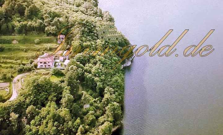 Immogold Villa mit riesigem Grundstück am Wasser