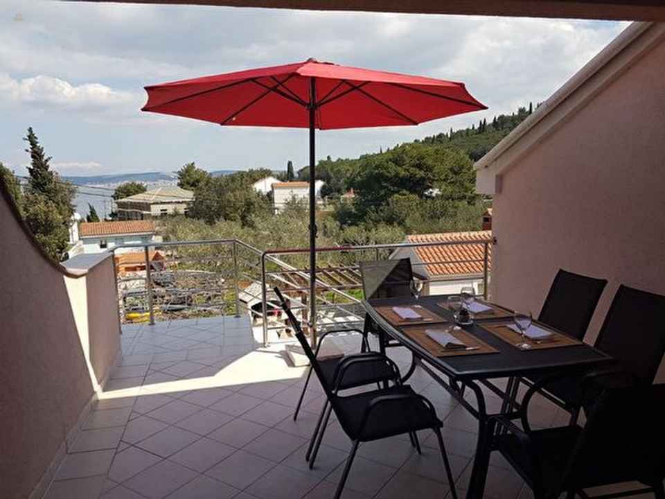 Haus mit zwei Wohneinheiten nahe dem Meer