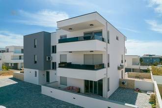 Thumbnail von Modernes Neubau-Appartement im obersten Stockwerk