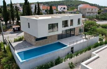 Thumbnail von Moderne Villa mit Swimmingpool mit Panorama-Meerblick auf Ciovo, Dalmatien