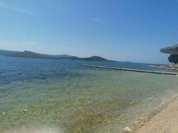 Haus mit 8 Appartements in der 1. Reihe zum Meer, Region Biograd na Moru