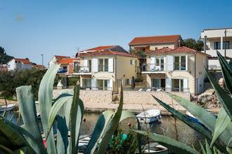 Thumbnail von Mediterranes Haus direkt am Meeresufer