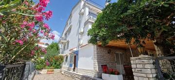 Thumbnail von Villa mit mehreren Appartements und Meerblick