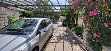 Thumbnail von Villa mit mehreren Appartements und Meerblick