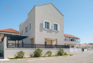 Thumbnail von Moderne Villa direkt am Meer