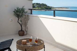 Thumbnail von Moderne Villa direkt am Meer