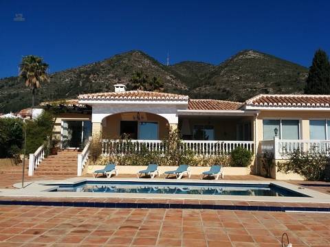 Luxus-Villa in Benalmadena R2866610