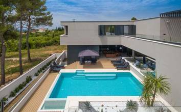 Thumbnail von Moderne Villa mit Swimmingpool mit Meerblick in Zadar