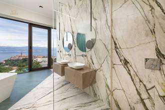 Thumbnail von Luxuriöse Villa mit Swimmingpool und Panorama-Meerblick