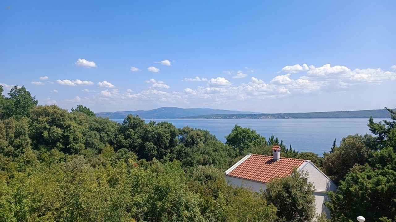 Doppelhaushälfte mit acht Appartements