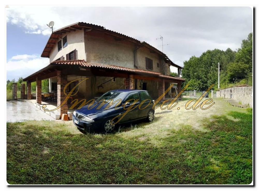 Immogold Bauernhaus teilweise renoviert mit ca. sieben Hektar Land