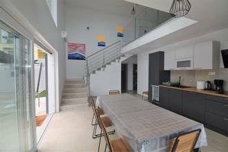 Thumbnail von Moderne Villa mit Swimmingpool und Panorama-Meerblick