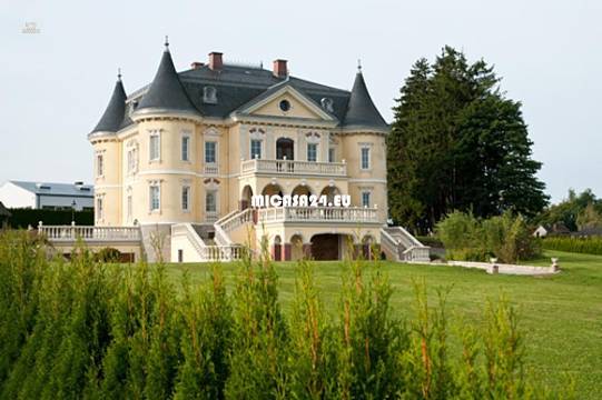 Exklusive Schlossvilla mit Oldtimergaragen Bei Hof in Oberfranken Bayern