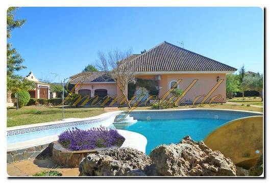 Immogold zeitgenössisches, luxuriöses Anwesen nahe Arcos de la Frontera