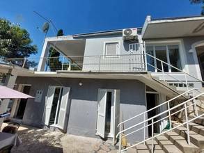 Thumbnail von Haus mit drei Wohnungen in Panorama-Lage mit schönem Meerblick