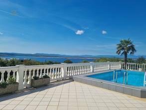 Thumbnail von Haus mit Swimmingpool und schönem Meerblick