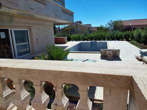 Thumbnail von Imposante Villa mit Panorama-Meerblick und Swimmingpool