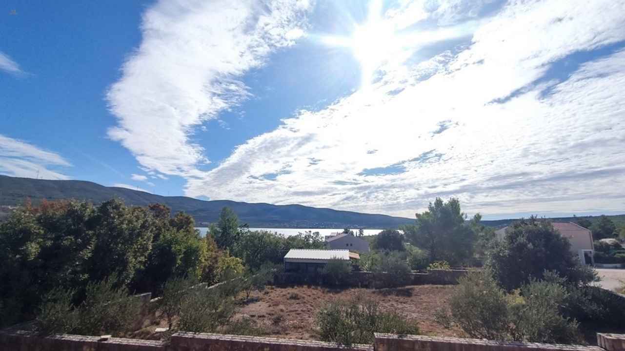 Haus mit zwei Appartements in ruhiger Lage mit Meerblick, Karinsko More