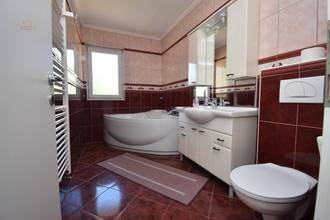 Thumbnail von Haus mit drei Appartements und Meerblick, Region Vrbnik