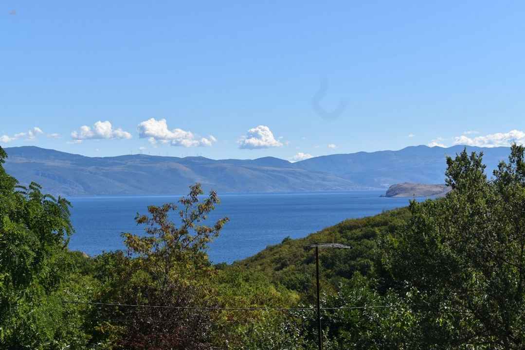 Haus mit drei Appartements und Meerblick, Region Vrbnik